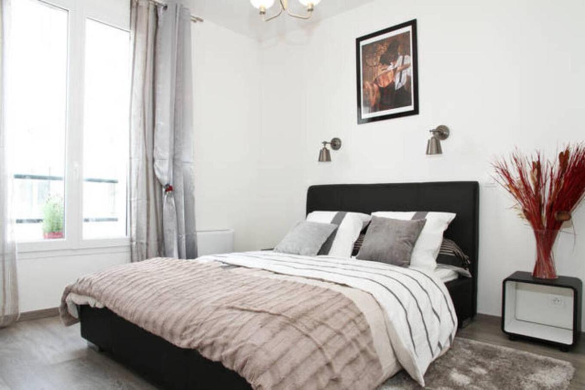 Marché aux Puces de Saint-Ouen - Housity