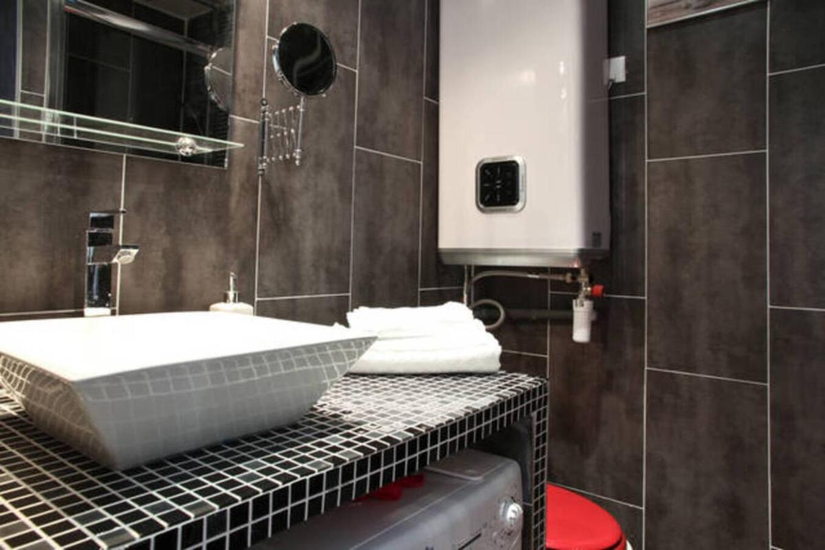 Marché aux Puces de Saint-Ouen - Housity