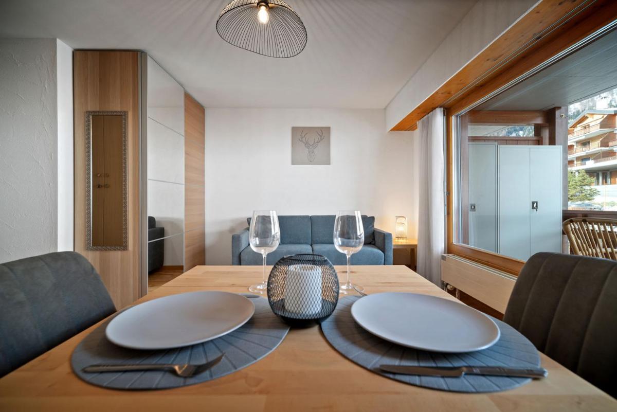 Charmant studio rénové situé dans les bains d'Ovronnaz, immeuble les Sources - Housity