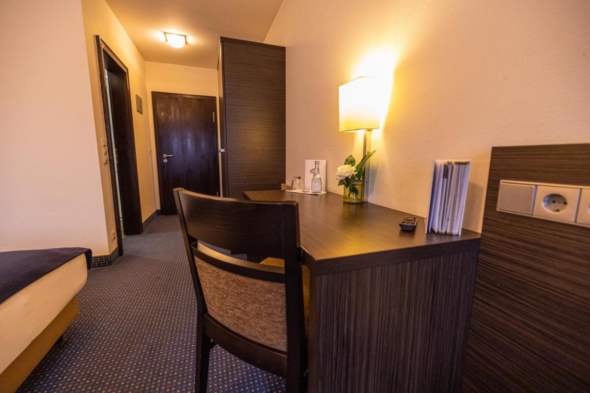 Hotel & Restaurant Zum Riesen - Housity