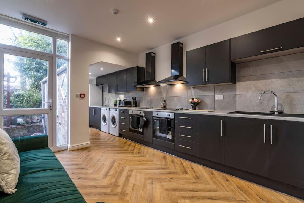 Wellington House - Housity