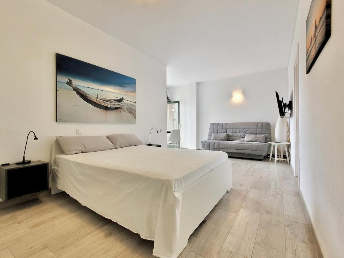 Moon Place - Housity