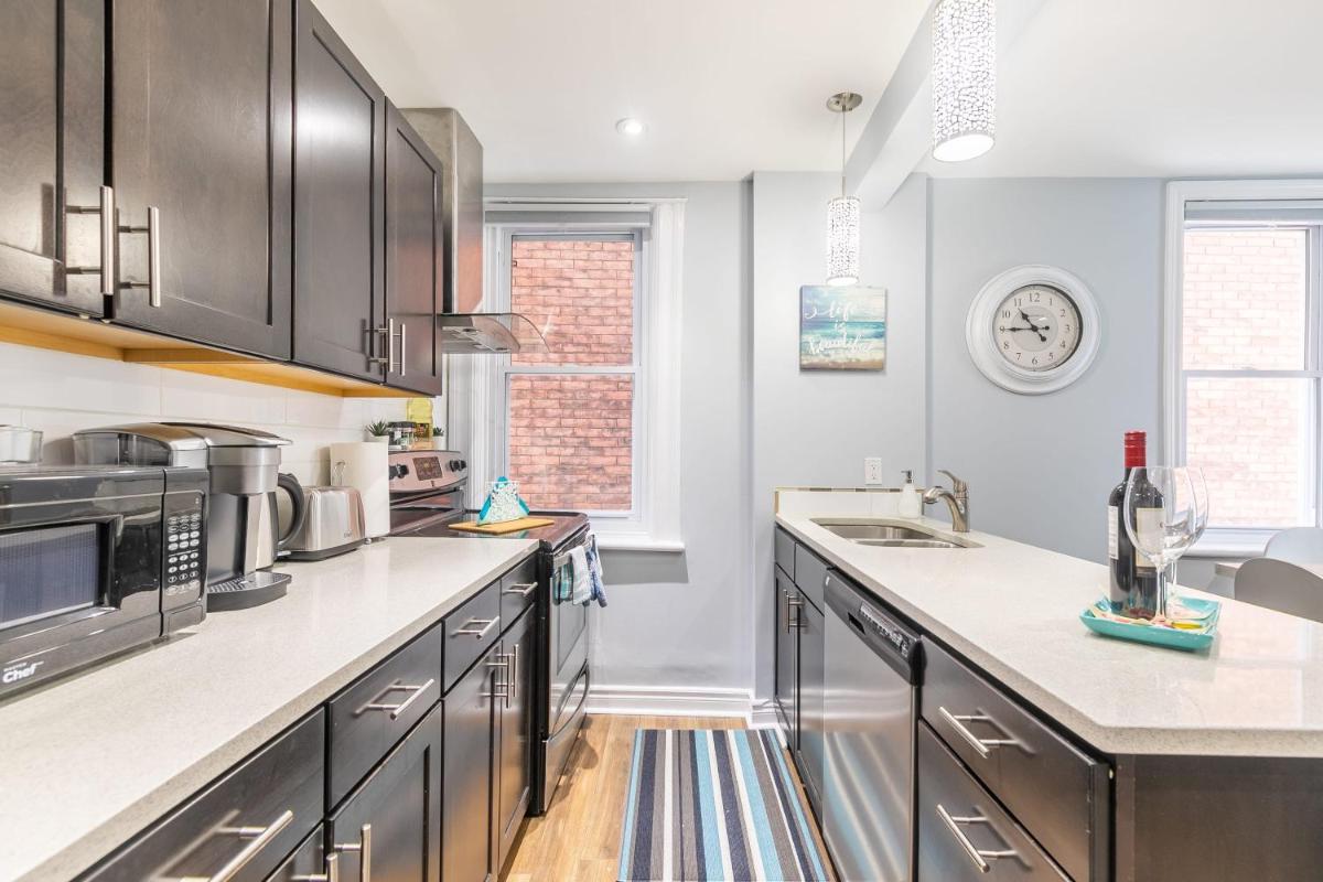 Newly Renovated 1BR Apartment Unit! - Housity