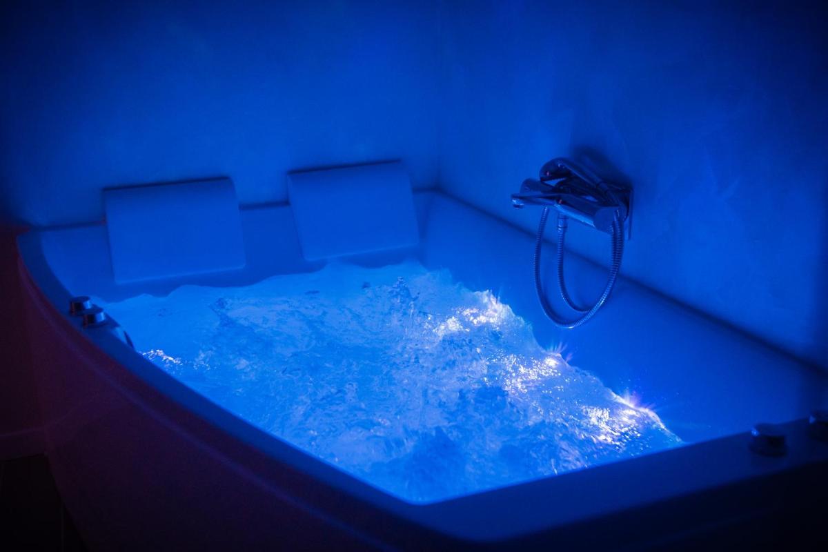 Suitetrails - Plus haut jacuzzi d’Europe, 40e étage