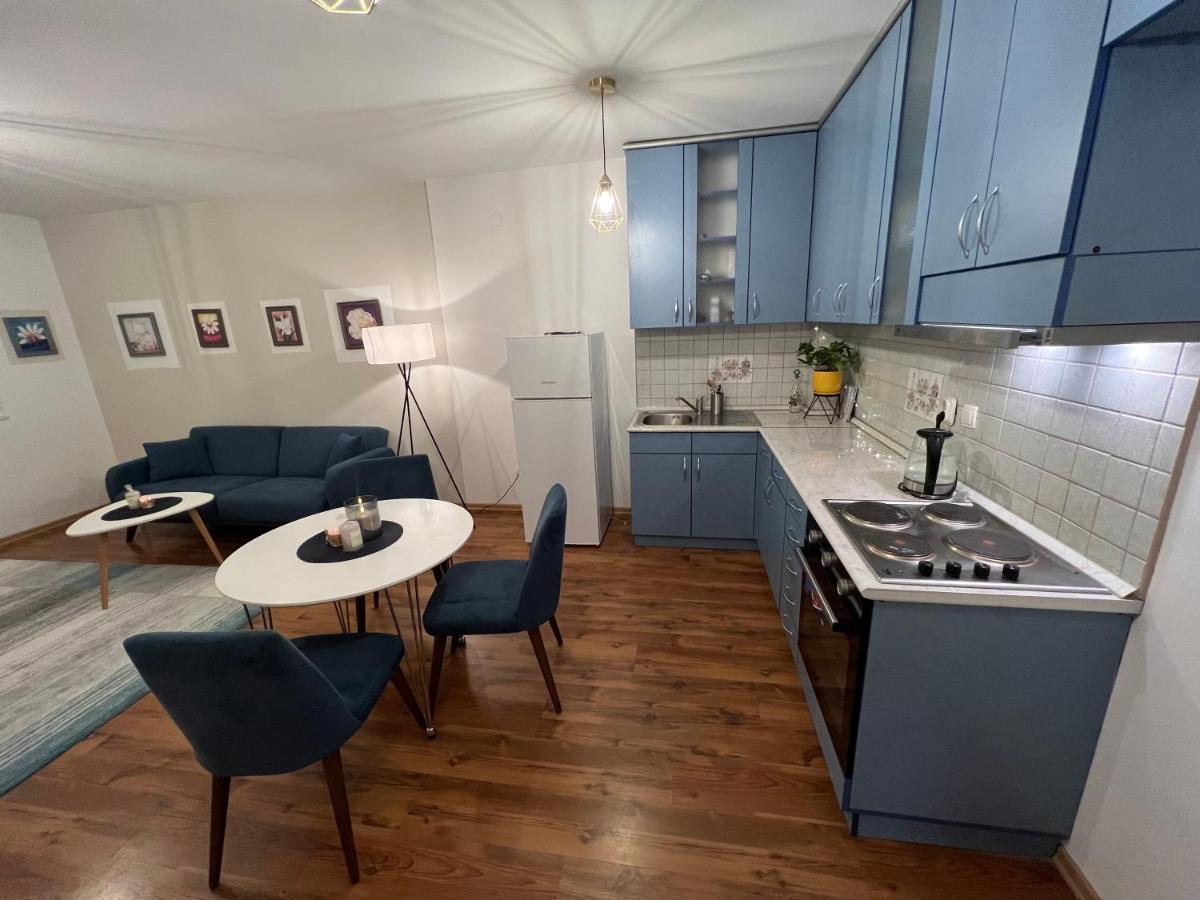 Suitetrails - Old Bridge Apartment