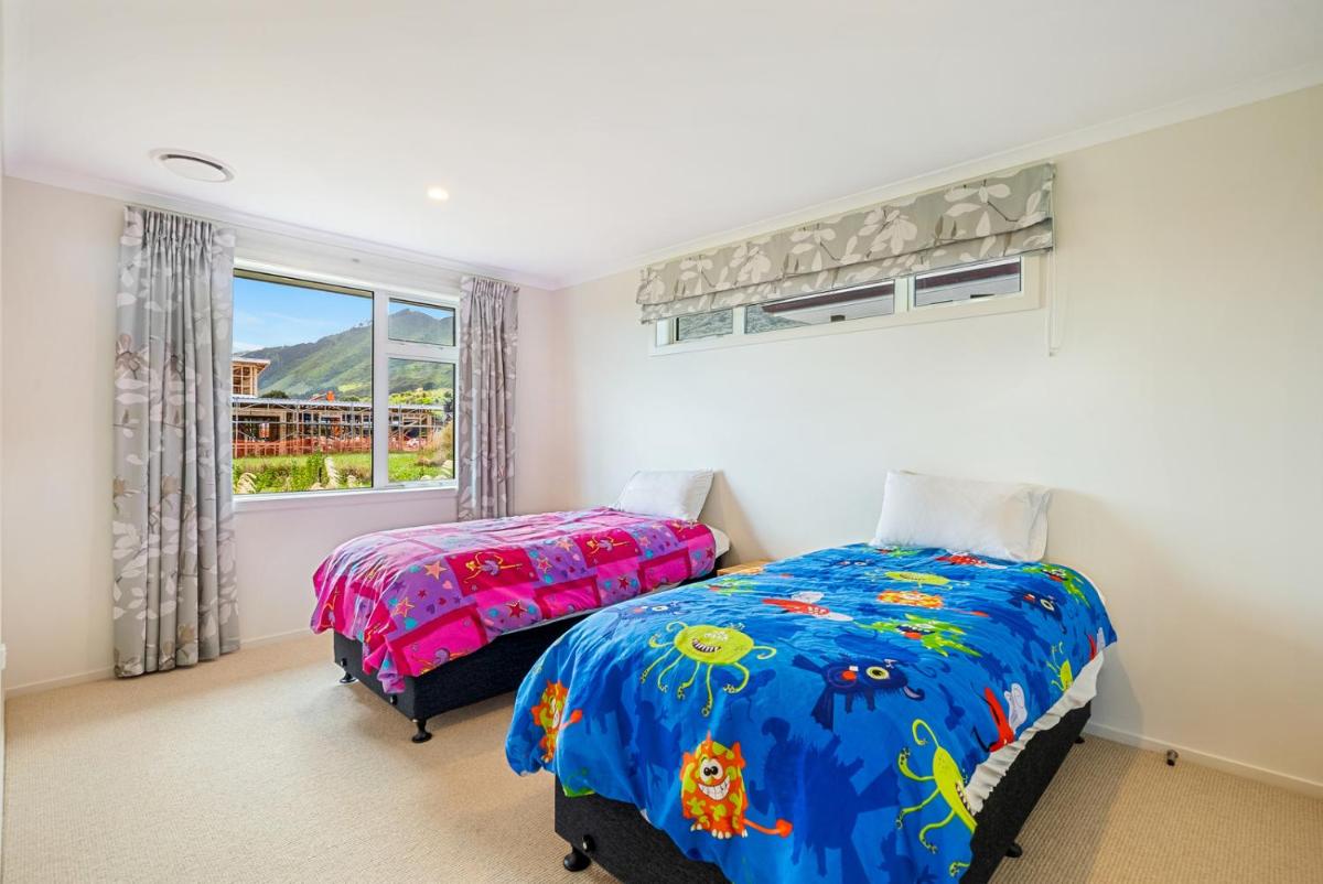 Matenga Townhouse - Waikanae Holiday Home - Housity