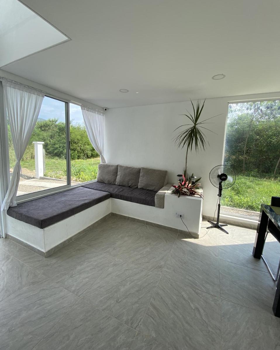 Casa Vacacional Bella Vista, Nariño Cundinamarca, con piscina, a 20 kilómetros de Girardot - Housity