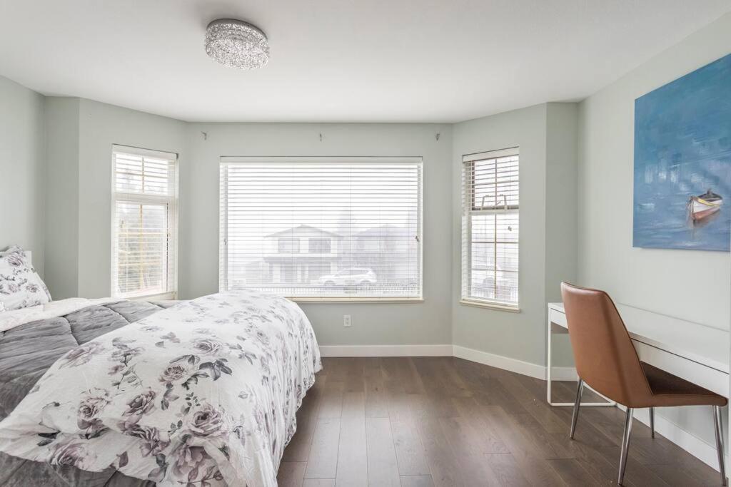 Executive 1BR with Garden View By Zen Living Short Term Rental - Housity