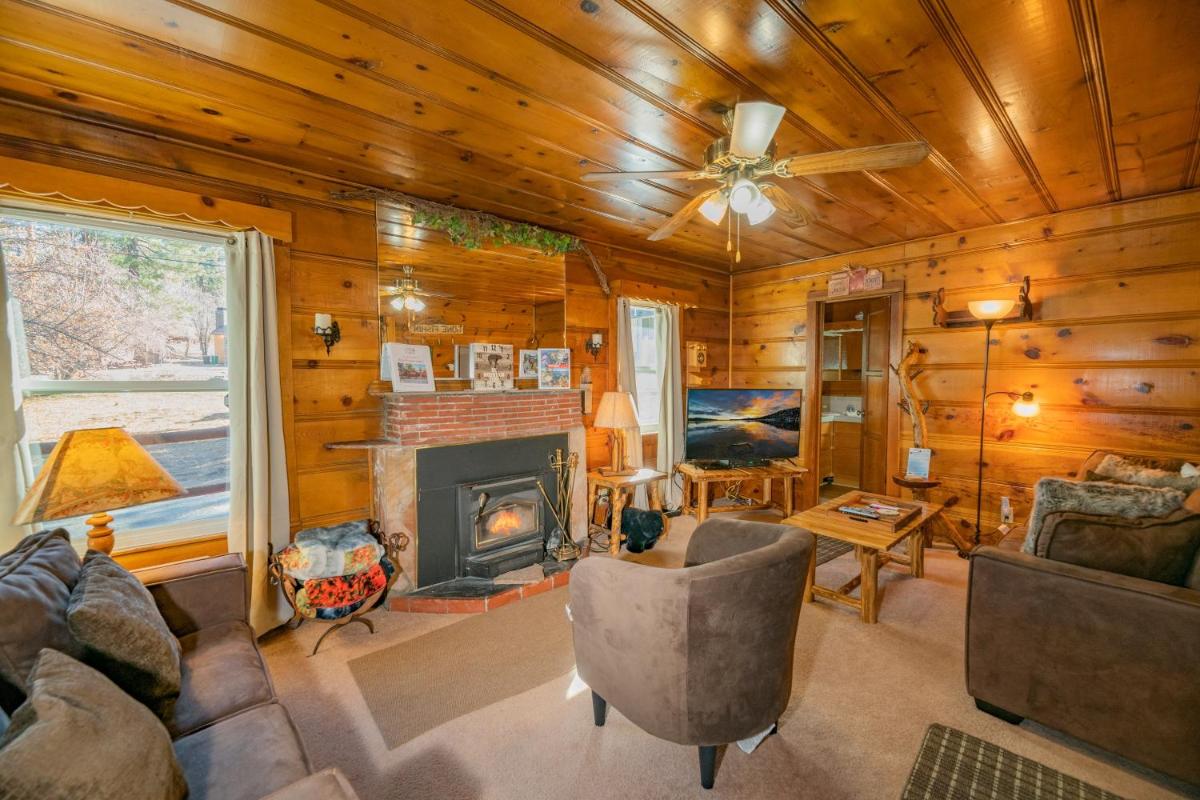 Pine Forest Cabin - Housity