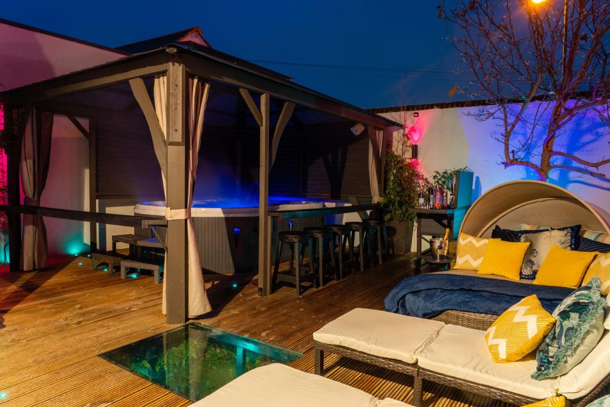 Ashbys Accommodation & Spa hire - Housity