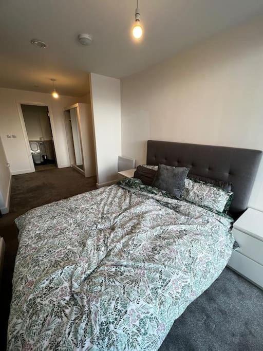 Stylish 2 bedroom apartment Manchester City centre - Housity