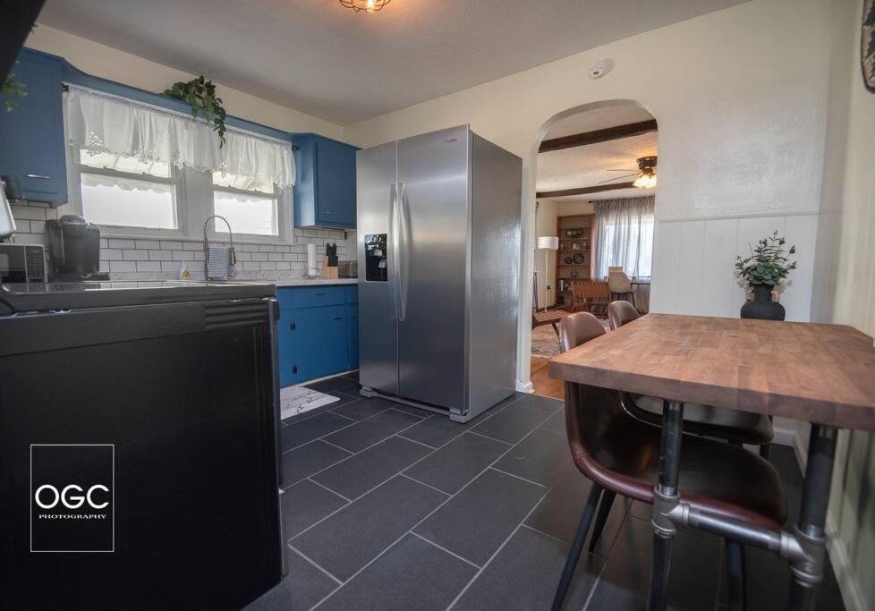 WV Bohemian Bungalow - Housity