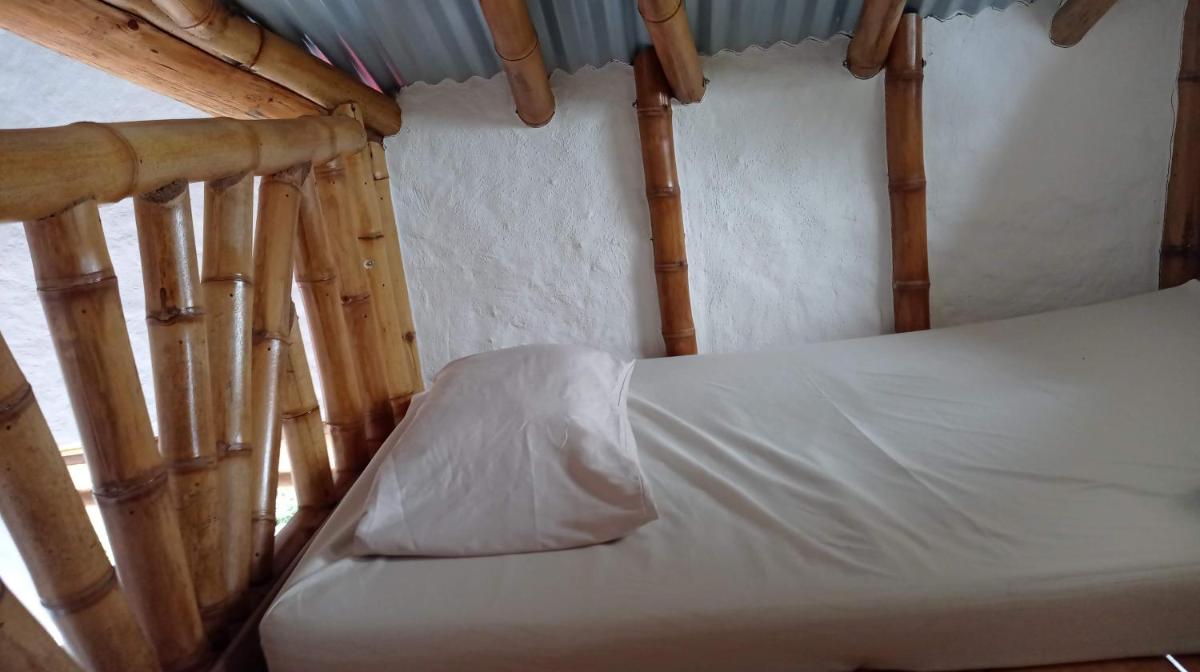 Pinar del Río Eco Habitación con altillo cuadruple - Housity