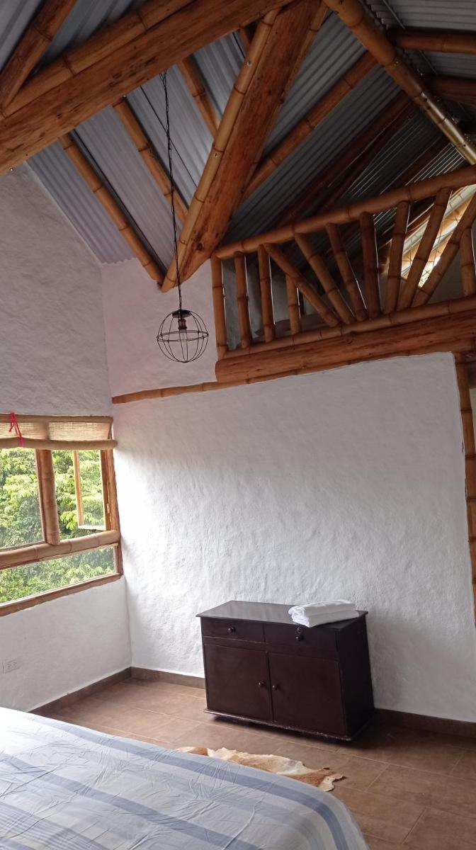 Pinar del Río Eco Habitación con altillo cuadruple - Housity