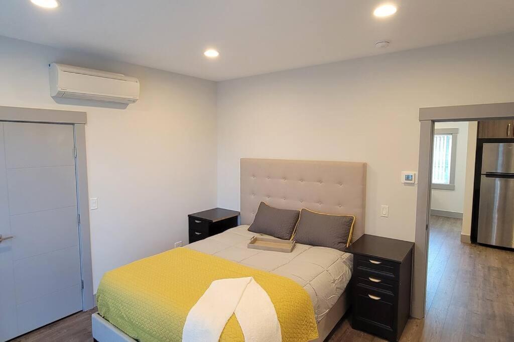 Lake Fazon Modern Cottage - Housity
