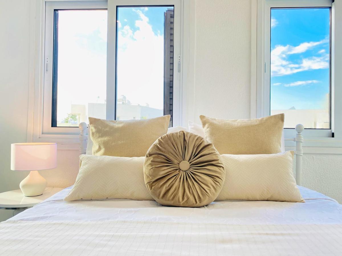 Phaedrus Living : Luxury Flat Lighthouse 75 - Housity