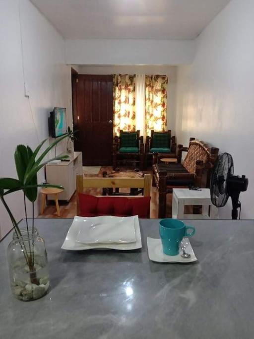 Laly's 54 Cozy Home -10 km to SBMA - Housity