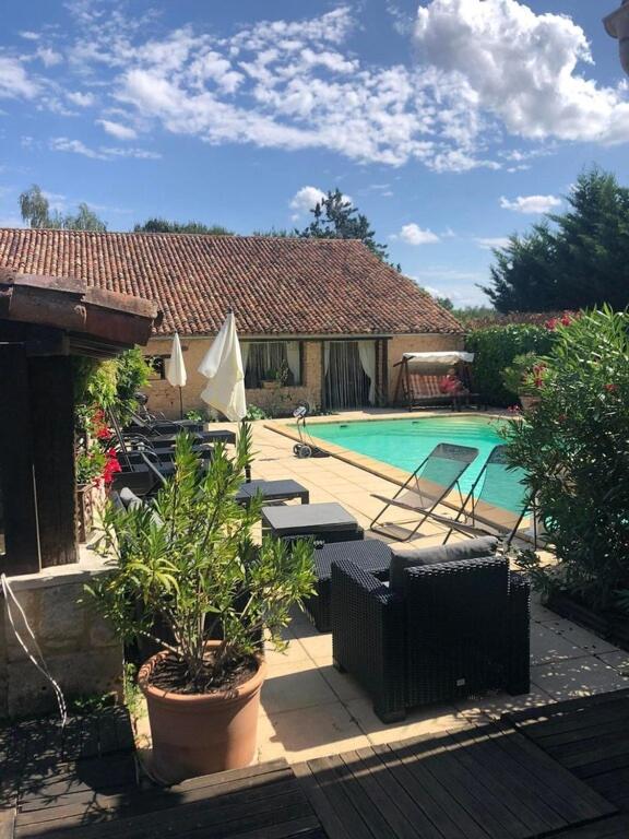 Maison de charme à 10 min de Poitiers - Housity
