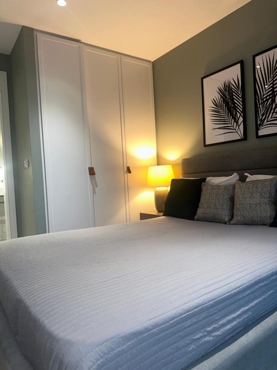 GODSON LUXURY ONE BED APARTMENT - Housity