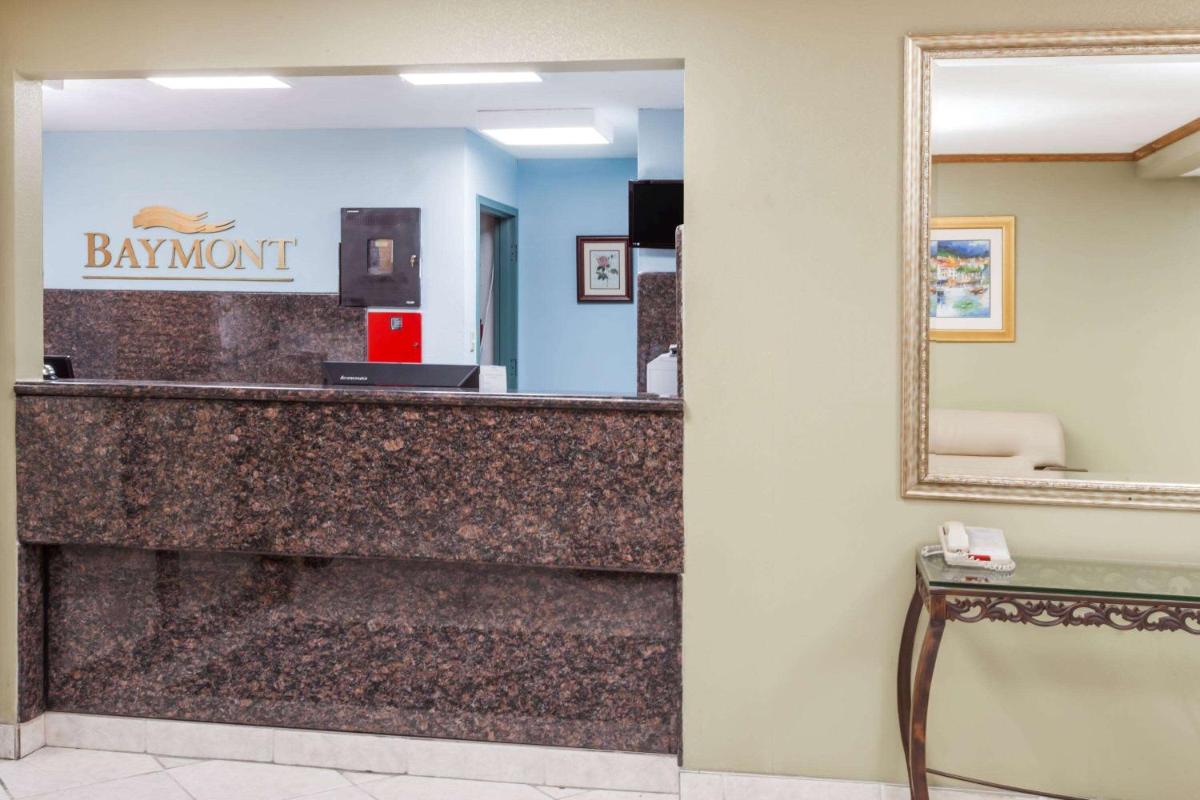 Baymont by Wyndham Decatur - Housity