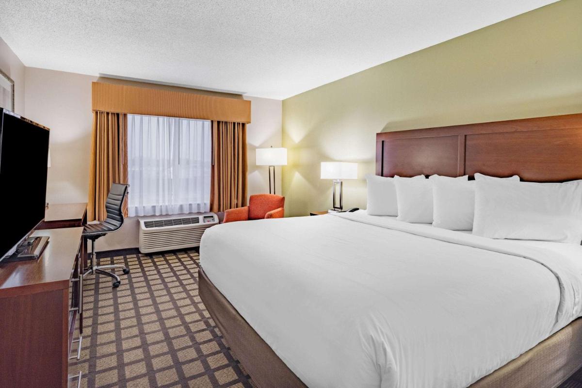 Baymont by Wyndham Gurnee - Housity