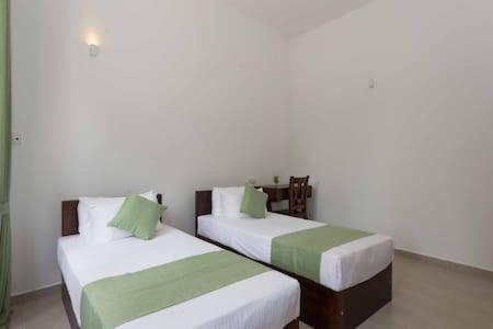 Rossmore Villa - Housity