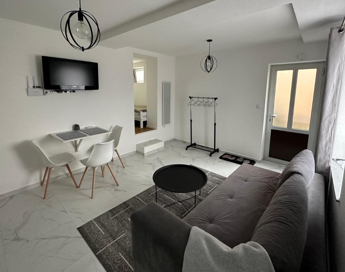 Lena 2 - Housity