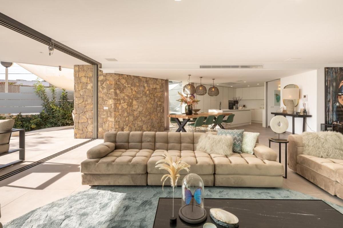 Suitetrails - Villa Onnki - Santa Eulalia