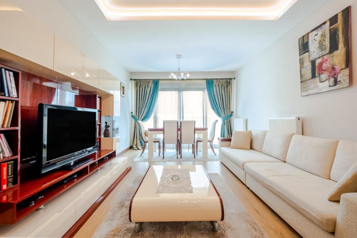 Elegant Flat with Balcony in Kartal - Housity