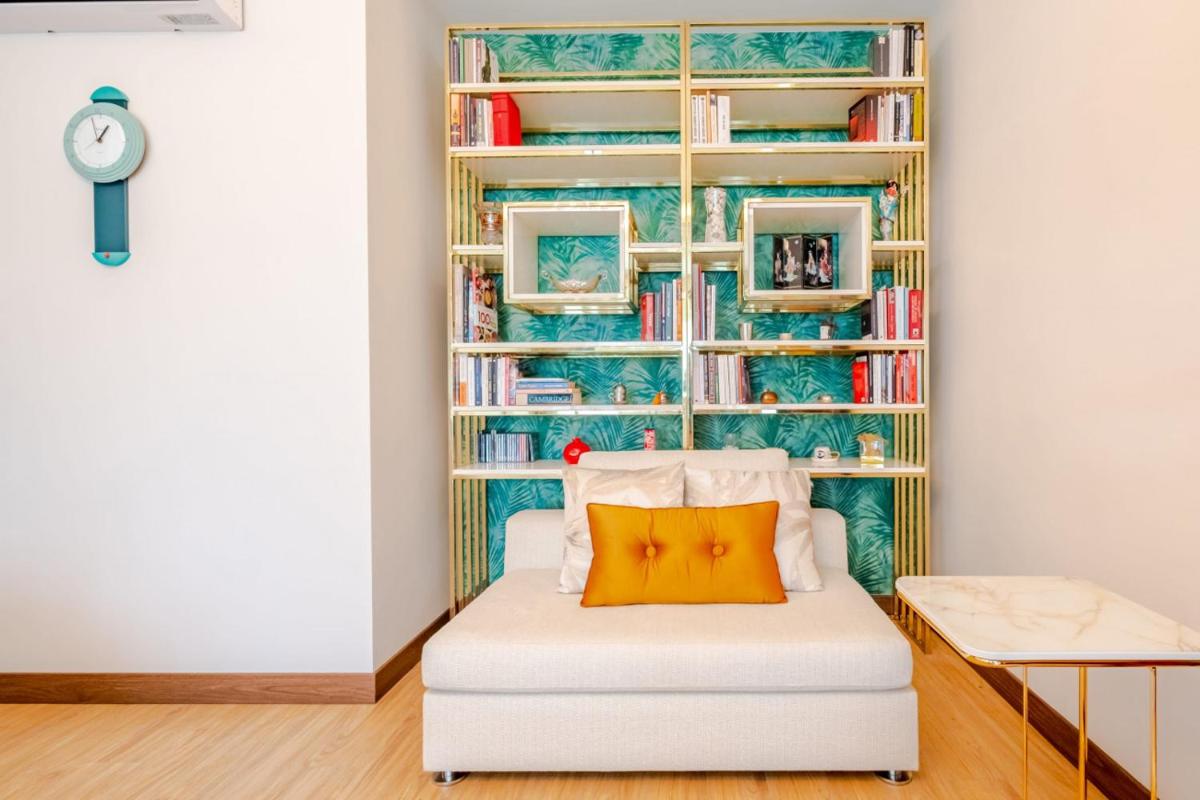 Elegant Flat with Balcony in Kartal - Housity