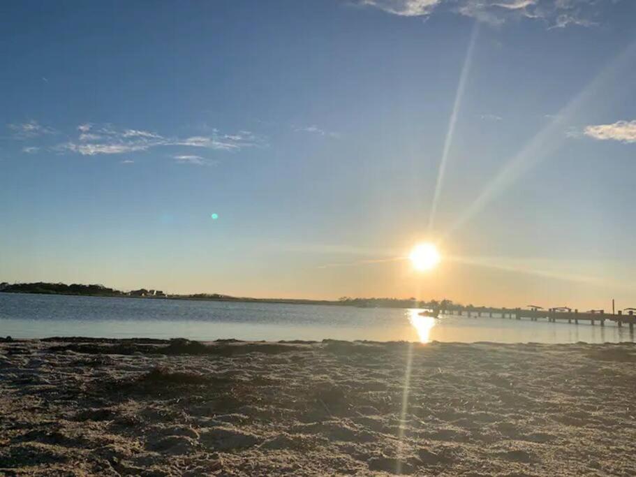 The Salt Life- Entire Home 8 Bdrm 3bath & GameRoom - Housity