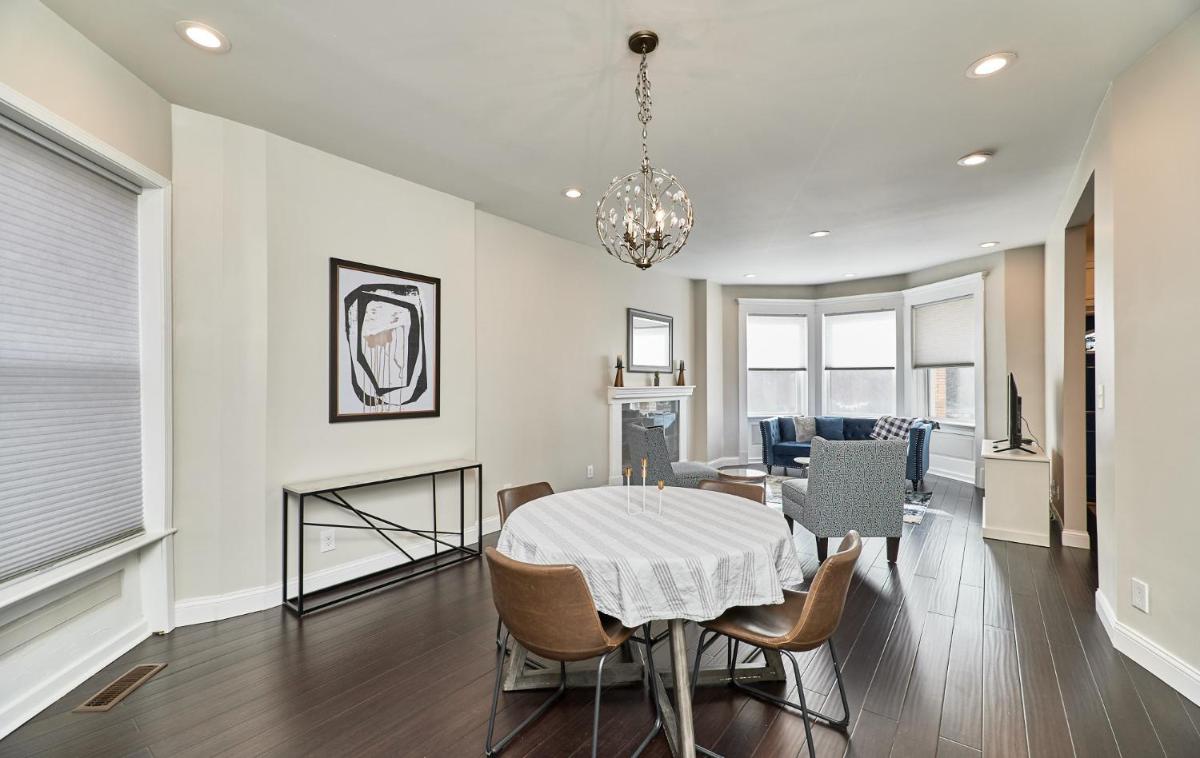 St Louis 2BD 2BA, Forest park, BJ Hospital, Science Center, eats - Housity