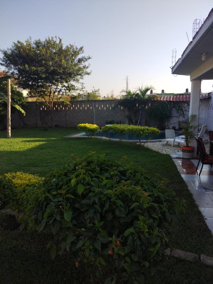 Encantadora casa con alberca - Housity