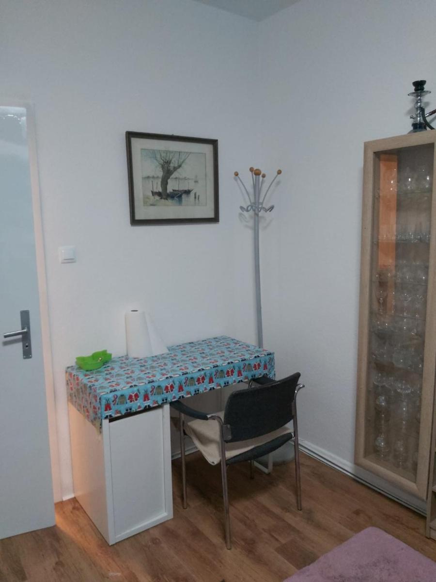 1 Zimmerwohnung mit Küche, Balkon und Badezimmer in Düsseldorf Apartmen - Housity