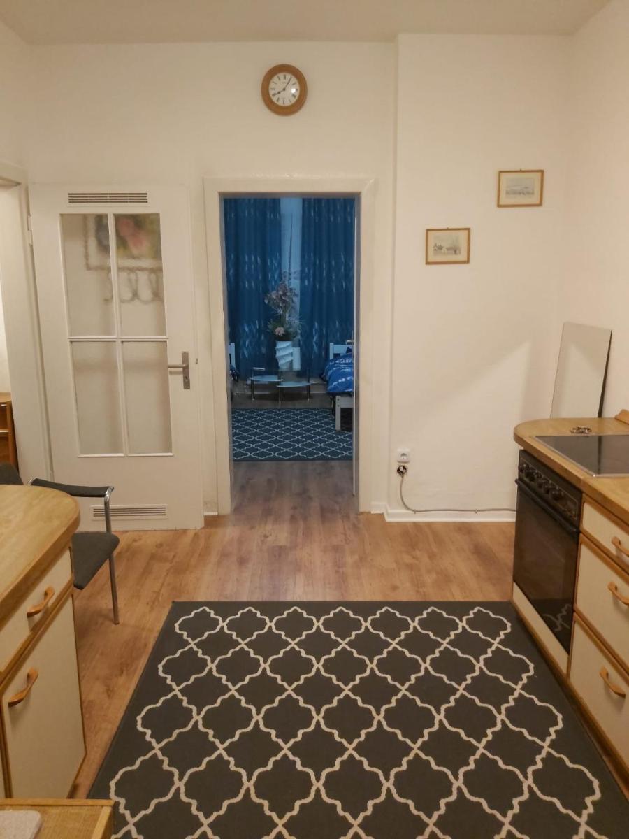 1 Zimmerwohnung mit Küche, Balkon und Badezimmer in Düsseldorf Apartmen - Housity