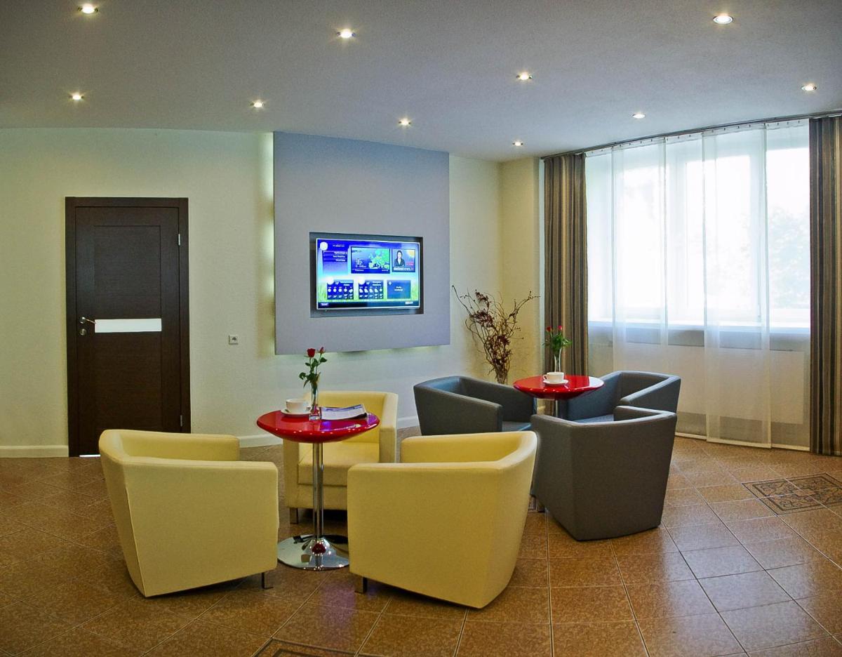 Hotel Komes - Housity