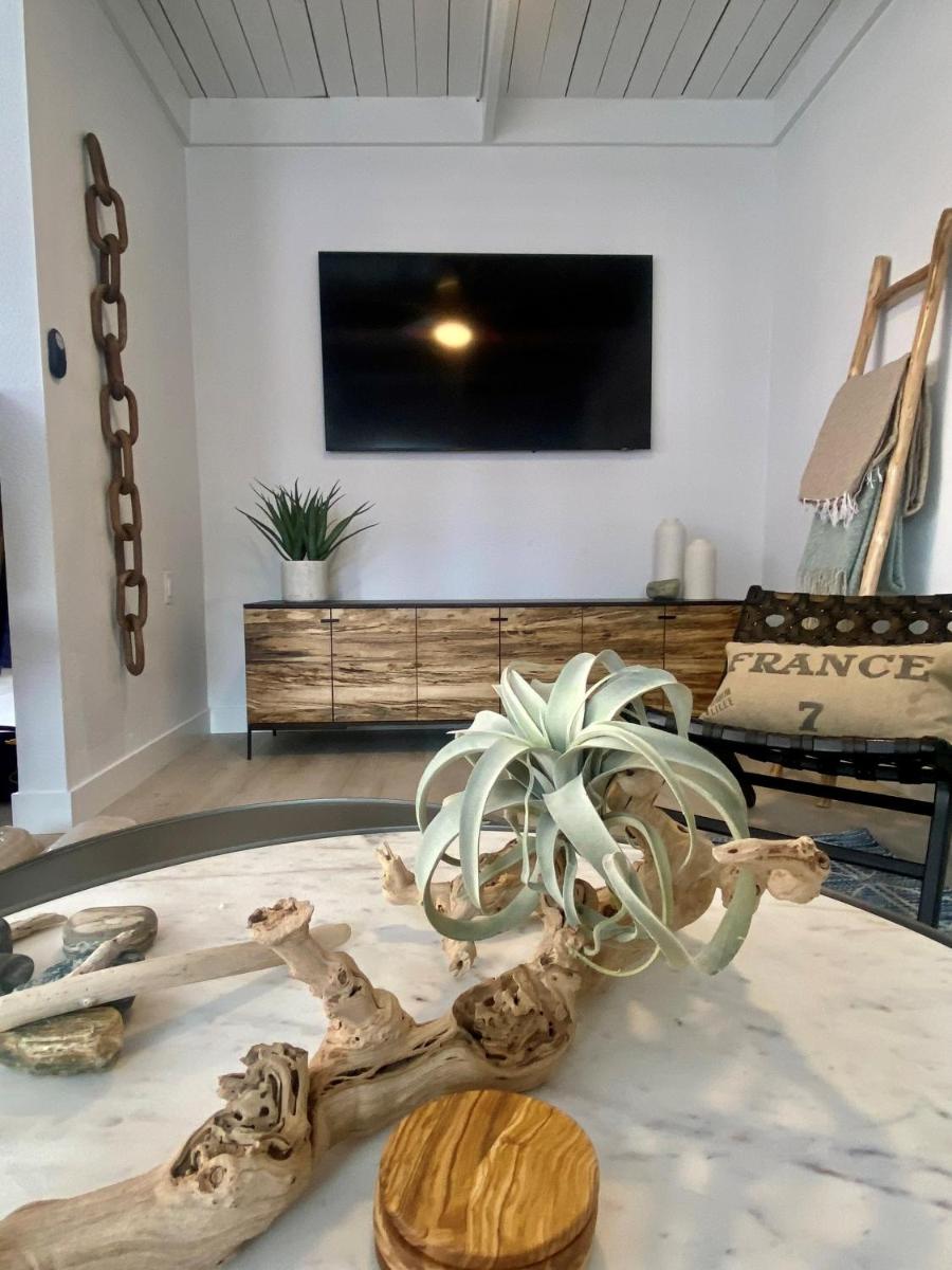 Village District! Cleo Beach! 5 Min Walk to DTWN! - Housity