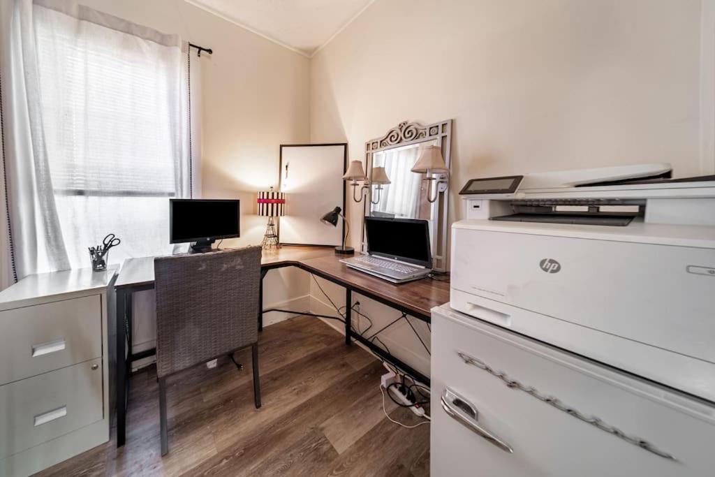 Cottage in the Falls, 2 b, 2 bath, fireplace - Housity