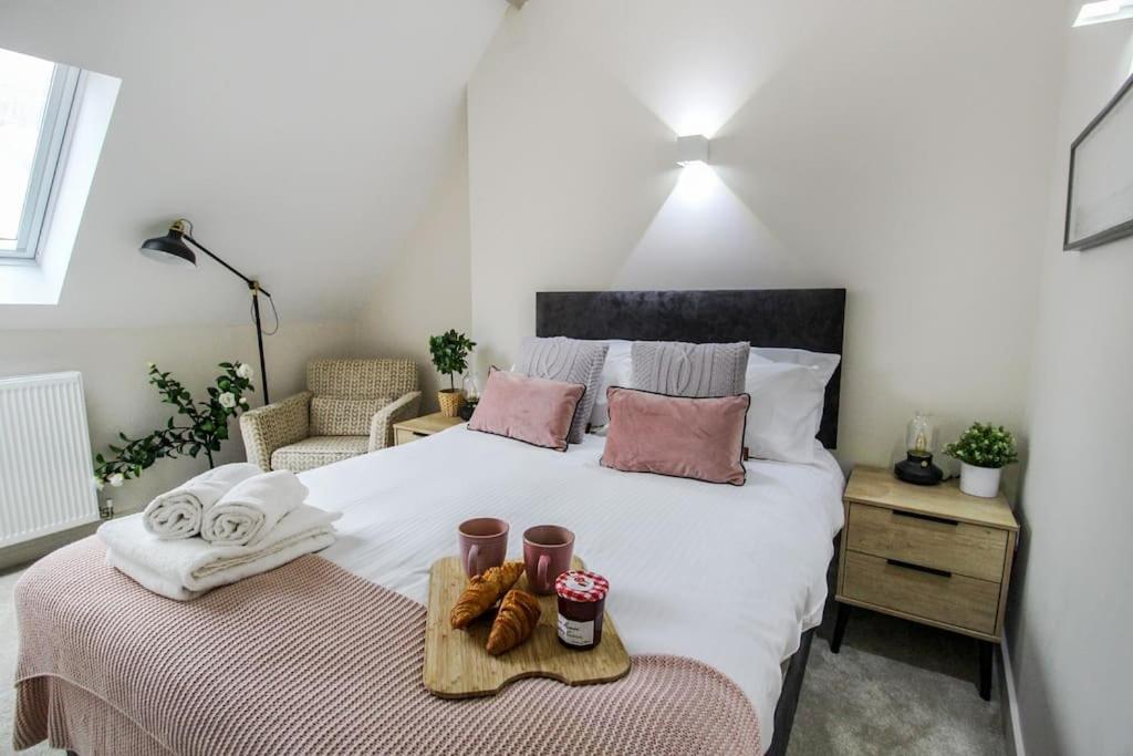 Luxurious 2 Bedroom Apartment in City Centre - Housity