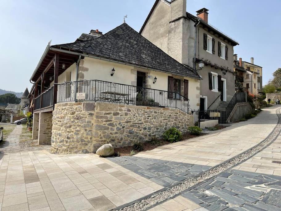 Maison en pierre sur les Quais de la Dordogne - Housity