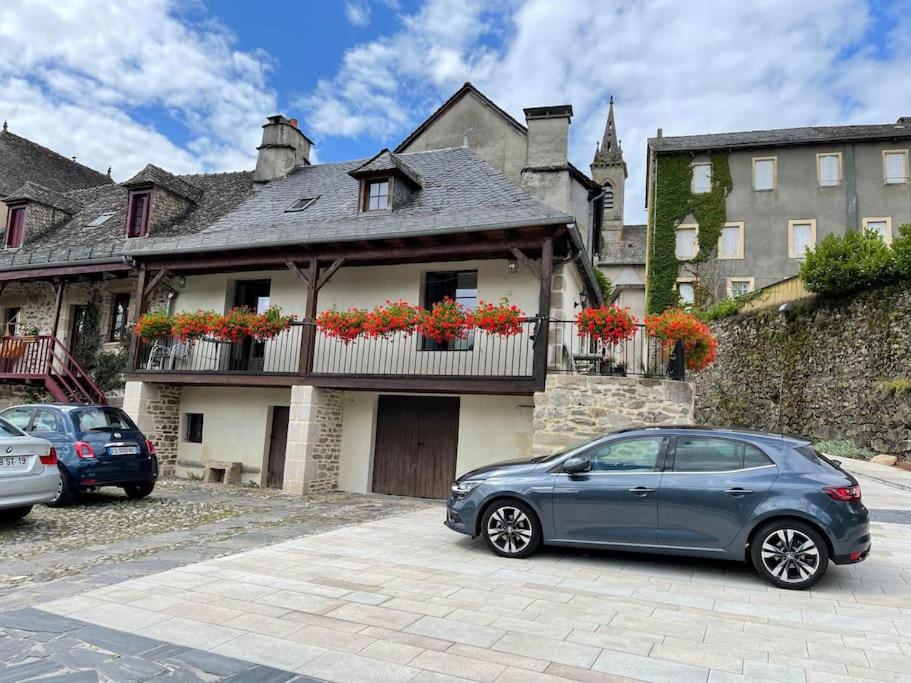 Maison en pierre sur les Quais de la Dordogne - Housity