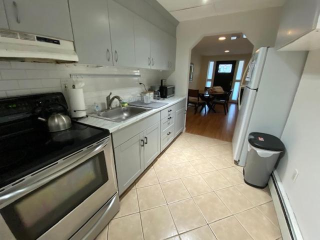 H1 Large modern 1 BR Apartment in Downtown - Housity