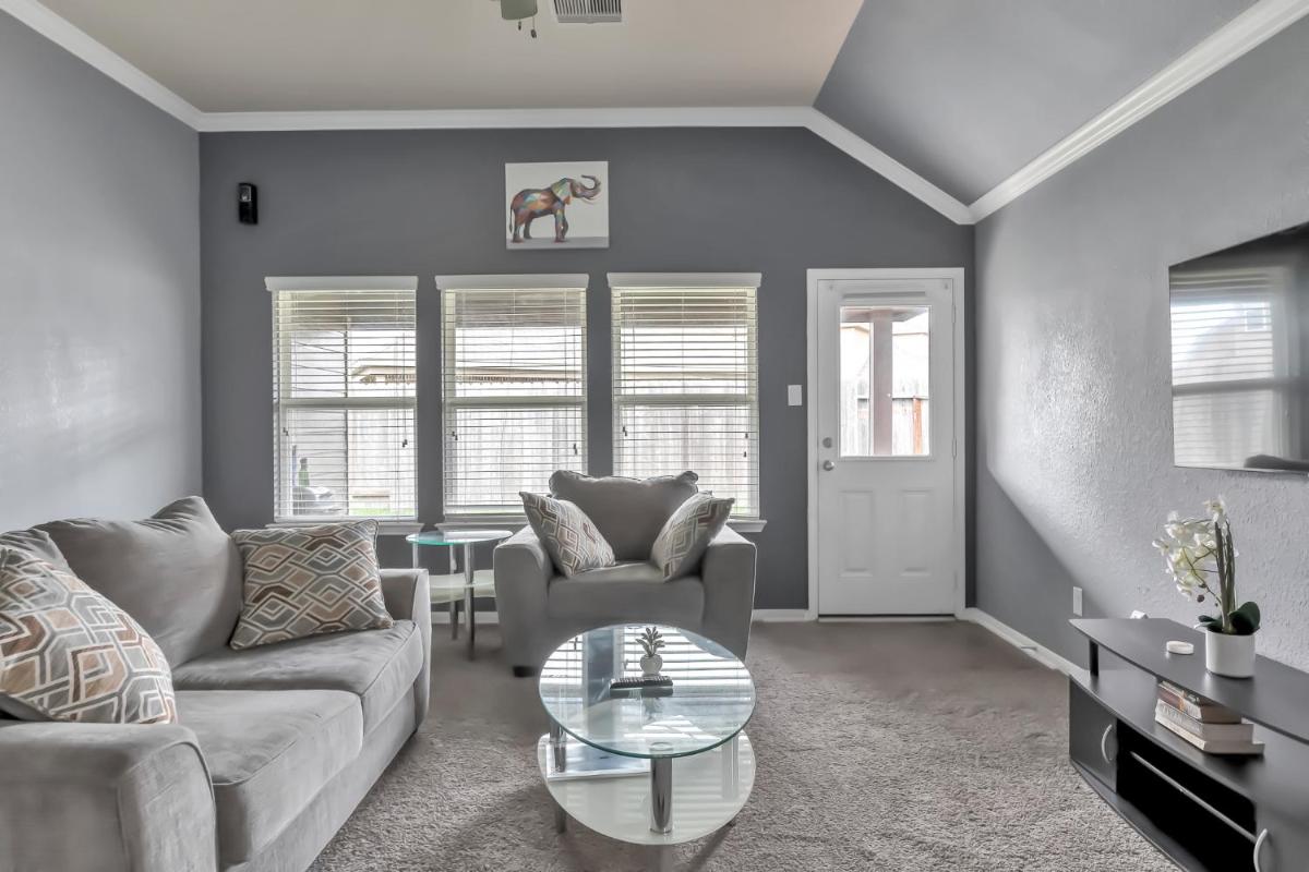 Virtue 3BR Home in Houston-Sugarland-Pearland-Missouri City Area - Housity