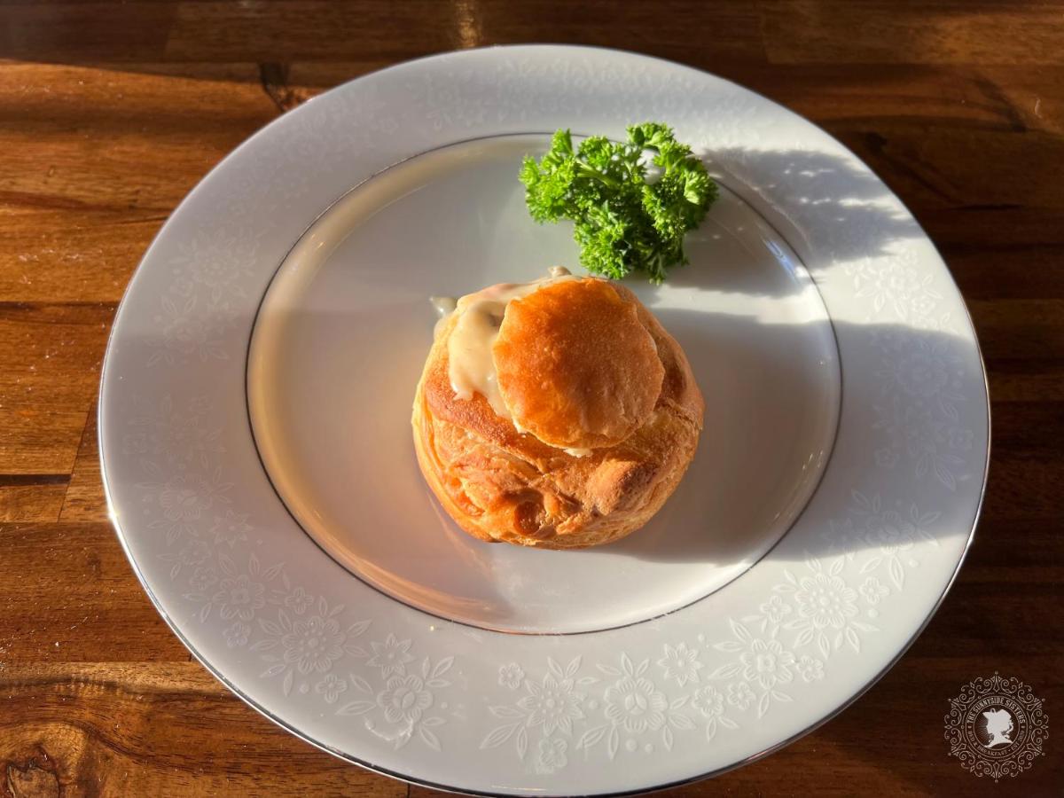 The Sunnyside Sisters Bed and Breakfast - Housity