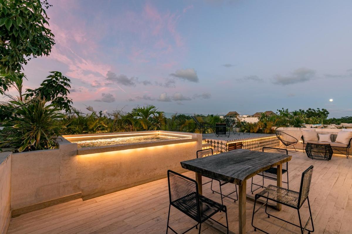 Suitetrails - 403 Stunning rooftop apartment for couples w/private pool