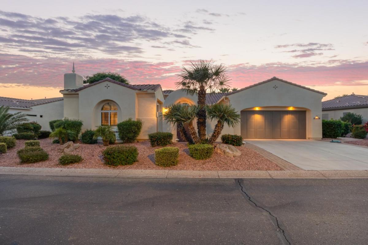 Del Monte Corte Bella Sun City West home - Housity