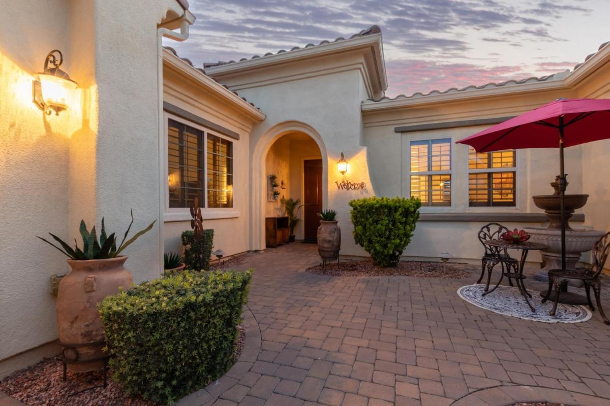 Del Monte Corte Bella Sun City West home - Housity