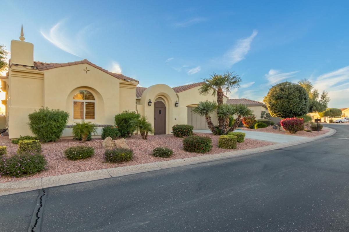 Del Monte Corte Bella Sun City West home - Housity