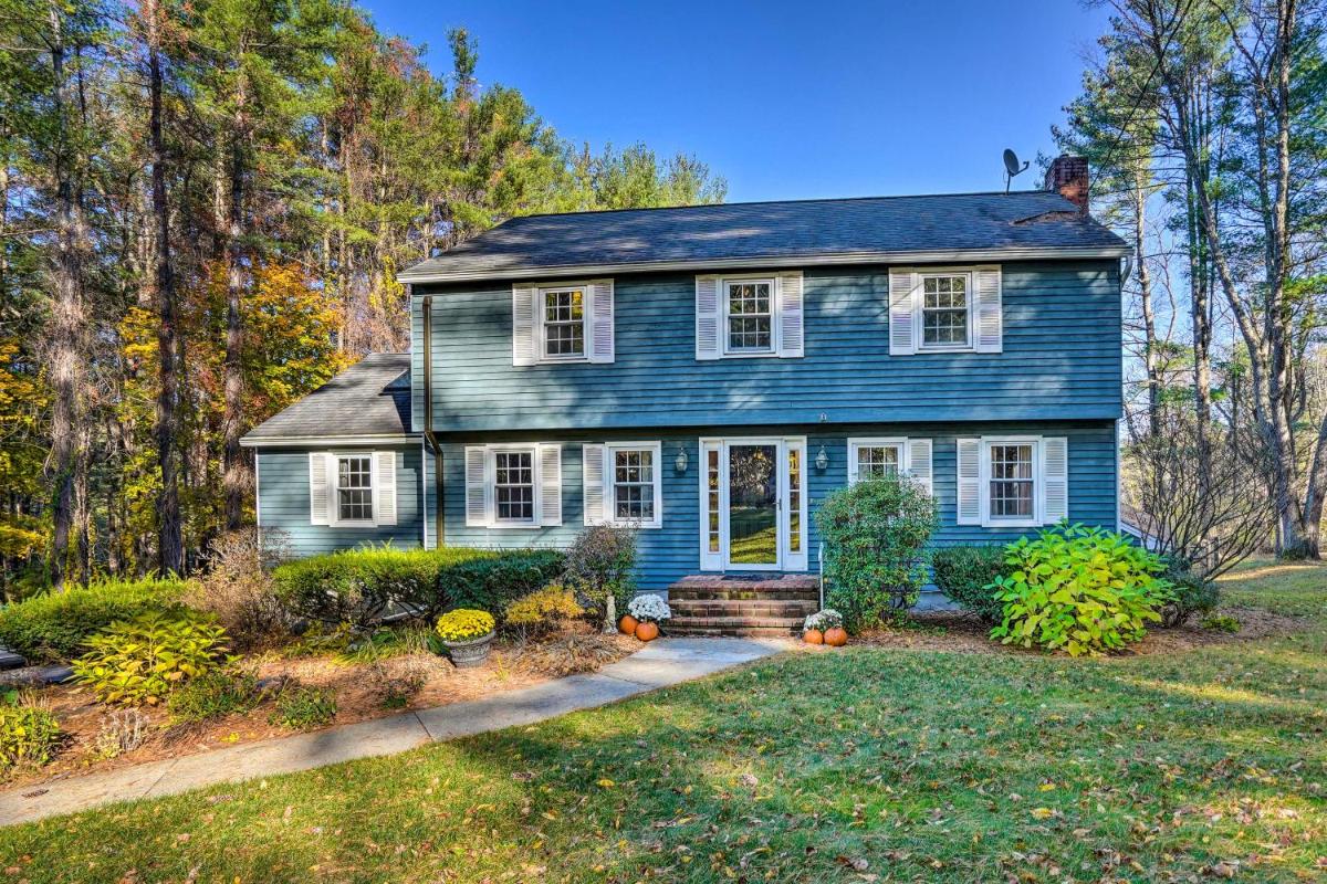 Charming Lenox Home View of October Mountain - Housity
