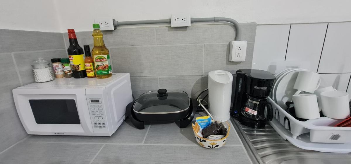 Sleep&Go! Two rooms Four beds double A C Siquirres Centro - Housity